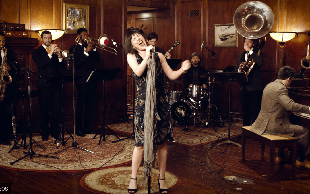 Sara Niemietz Puts A ’20s Spin On Aerosmith’s “I Don’t Want To Miss A Thing”